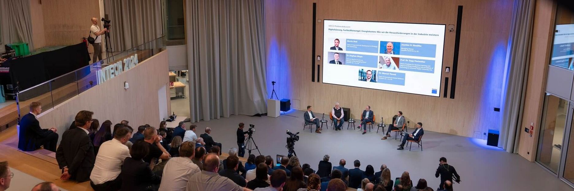 Podiumsdiskussion_Stage