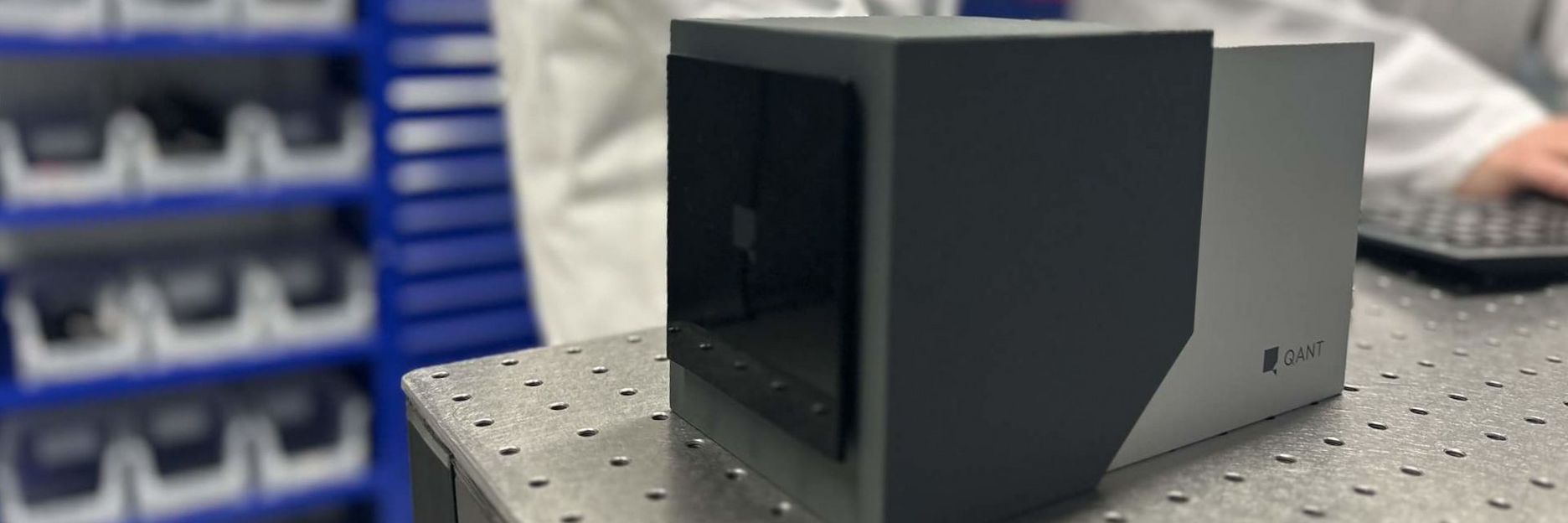 Q.ANT_Magnetic_Field_Sensor_Stage
