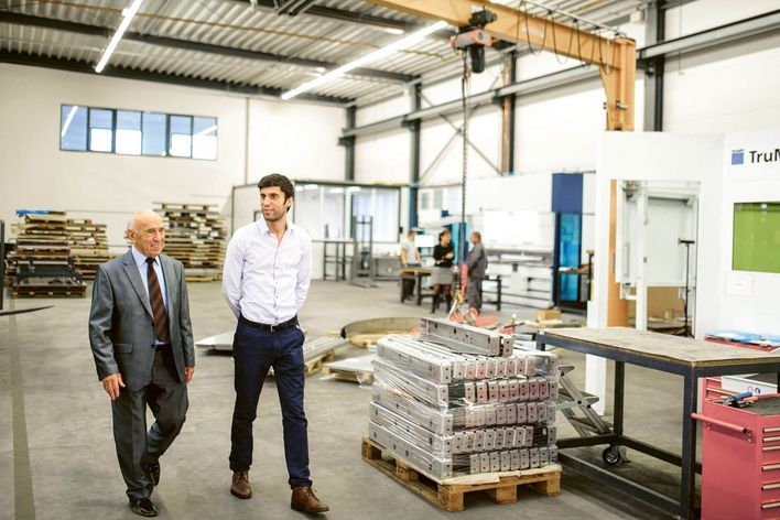 Der Macher gehört mit seiner Smart Factory nun zu  den innovativsten Unternehmern Osteuropas. Das verdankt er auch seinem 84-jährigen Großvater.