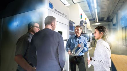Key visual of TRUMPF Services training