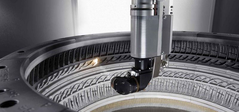 Laser cleaning with the laser