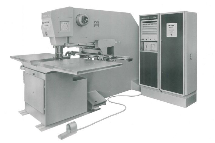 historical picture of the TruMatic 20 from TRUMPF