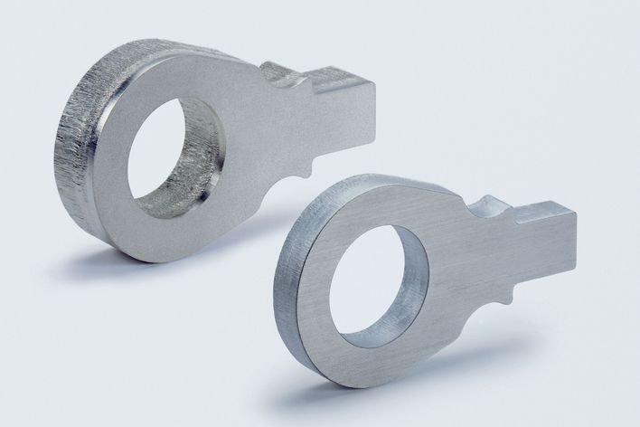 Fast and rough with plasma-assisted fusion cutting (rear) or slow and smooth with conventional fusion cutting (front).
