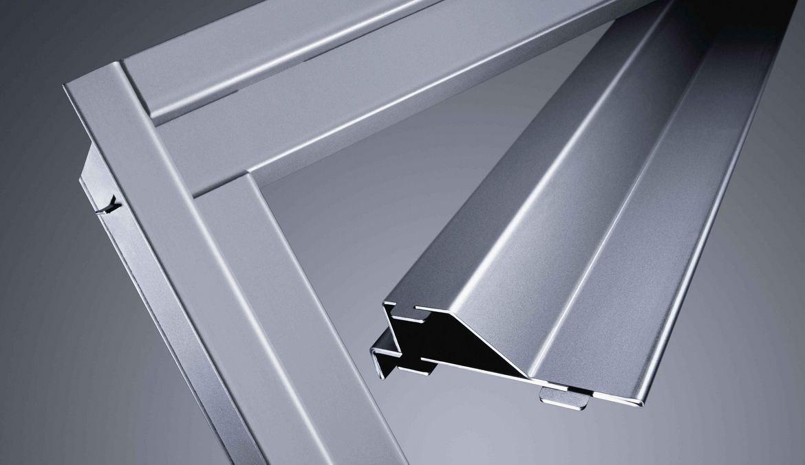 TruBend Series 8000: long, thin sample part