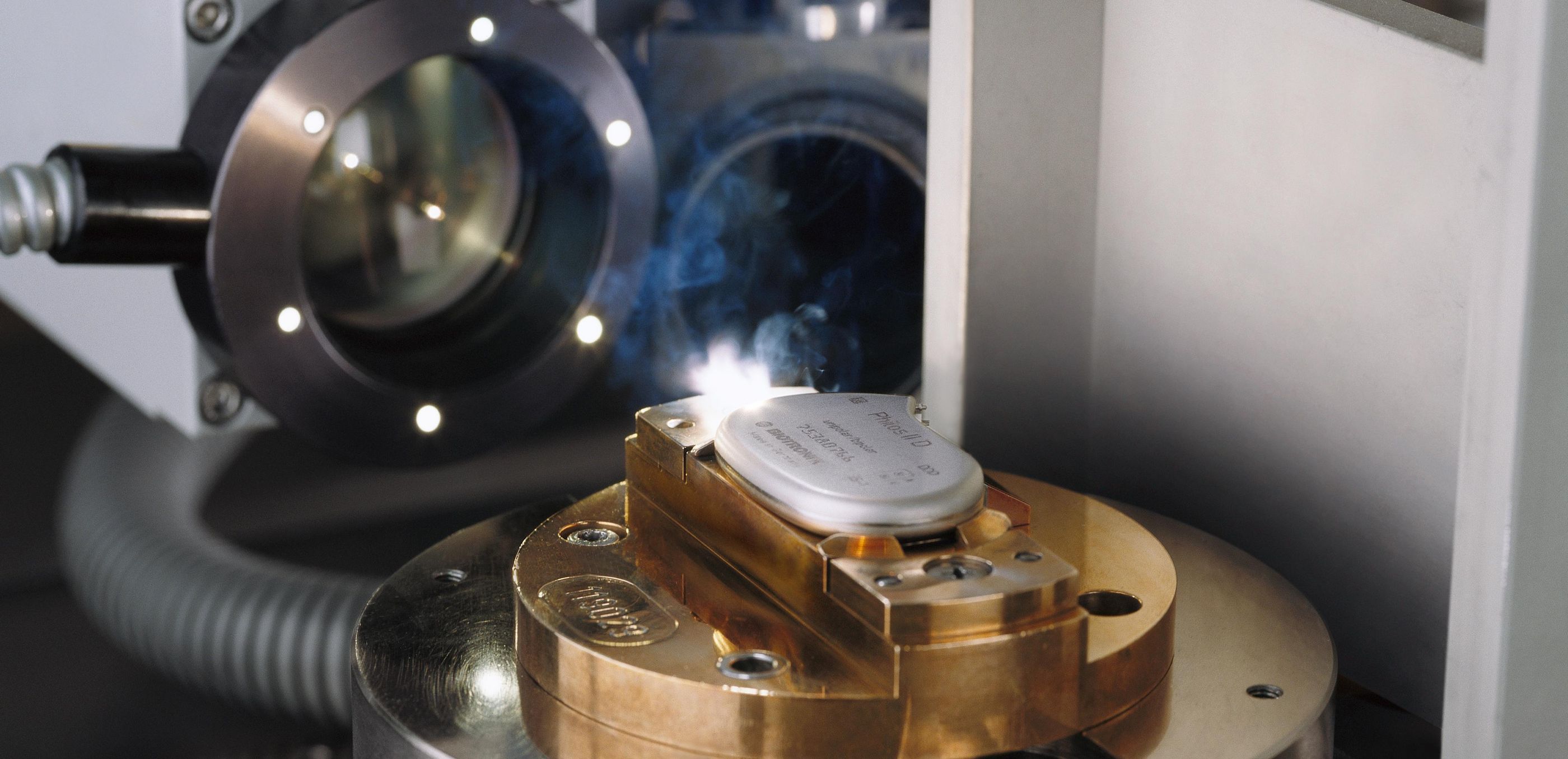 Laser welding of a pacemaker