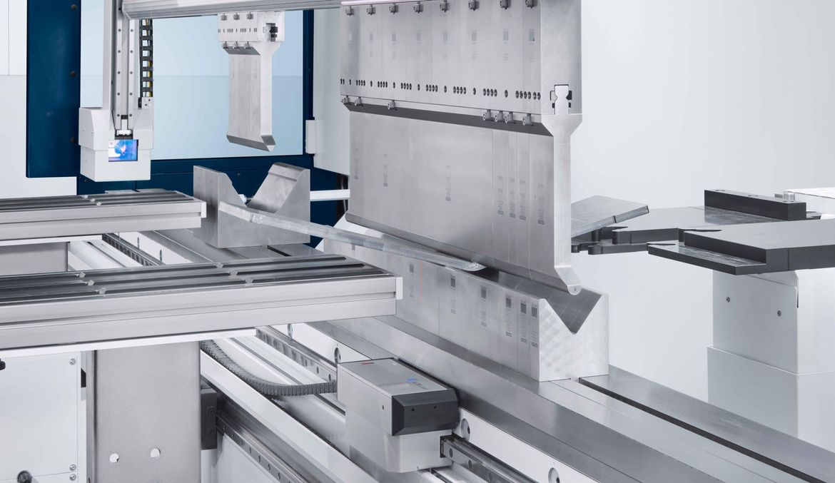 TruBend Series 8000 station bending